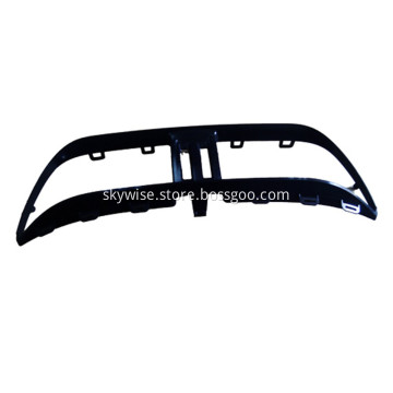 Plastic injection mold for automotive bumper